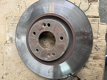 Предний тормозной диск Kia 2018 г., Б/у at lalafo.kg Предний тормозной диск Kia 2018 г., Б/у