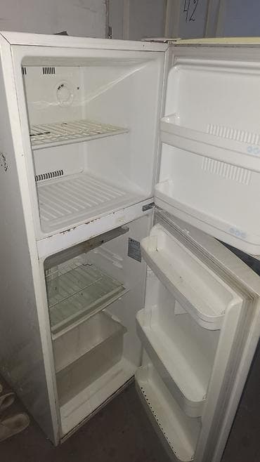 Холодильник LG Electrocool, двухкамерный, верхняя морозильная камера at lalafo.kg Холодильник LG Electrocool, двухкамерный, верхняя морозильная камера