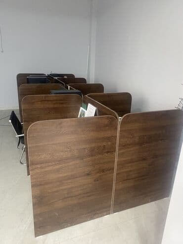 Комплект офисной мебели, ДСП, цвет - Коричневый at lalafo.kg Комплект офисной мебели, ДСП, цвет - Коричневый