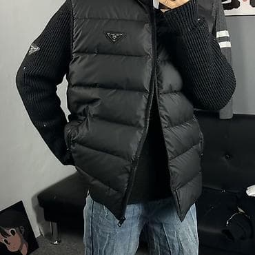 Мужская утеплённая куртка-бомбер, черная - Комбинированный дизайн at lalafo.kg Мужская утеплённая куртка-бомбер, черная - Комбинированный дизайн