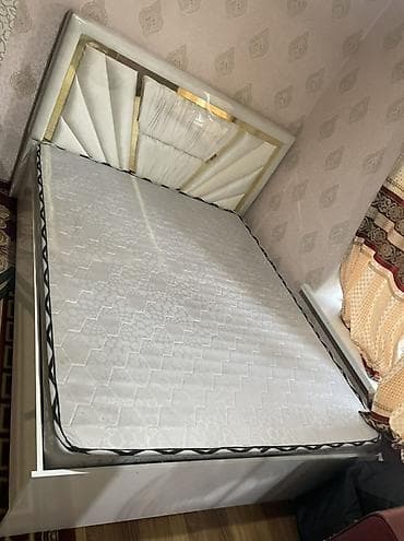 Двуспальная кровать, С матрасом, длина - 200 см at lalafo.kg Двуспальная кровать, С матрасом, длина - 200 см