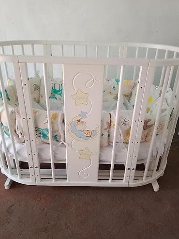 Комплект для дома: детская кроватка, электрическая мини‑печь, кухонный at lalafo.kg Комплект для дома: детская кроватка, электрическая мини‑печь, кухонный