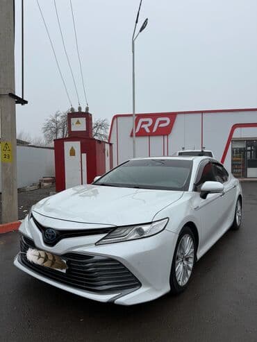 Toyota Camry: 2018 г., 2.5 л, Автомат, Гибрид, Седан at lalafo.kg Toyota Camry: 2018 г., 2.5 л, Автомат, Гибрид, Седан