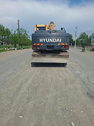 Экскаватор, Hyundai, 2012 г., Колесный at lalafo.kg Экскаватор, Hyundai, 2012 г., Колесный