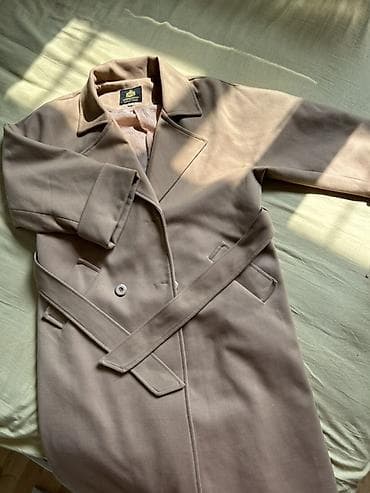 Пальто, Халат, Осень-весна, Кашемир, Длинная модель, С поясом, L at lalafo.kg Пальто, Халат, Осень-весна, Кашемир, Длинная модель, С поясом, L