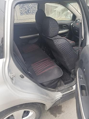 Toyota Ist: 2004 г., 1.5 л, Хэтчбэк at lalafo.kg Toyota Ist: 2004 г., 1.5 л, Хэтчбэк