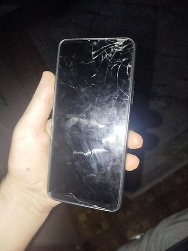 Продаю телефон из дефектов только разбитый экран работает нормально at lalafo.kg Продаю телефон из дефектов только разбитый экран работает нормально