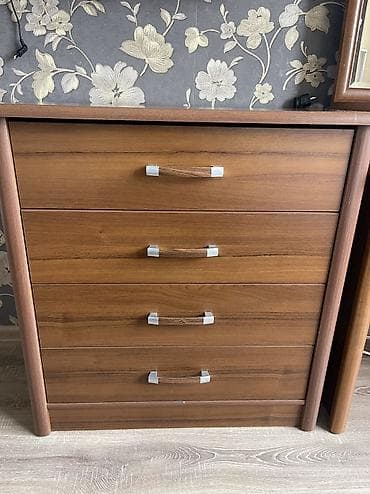 Комод и зеркало at lalafo.kg Комод и зеркало