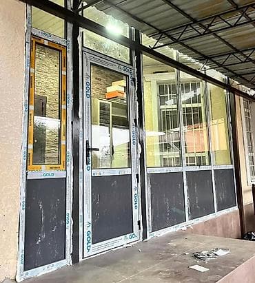 Алюминиевое окно на заказ, Тип окна: Витражные, Декоративные особенности: Фрамуга, Бесплатная установка, Без рассрочки at lalafo.kg Алюминиевое окно на заказ, Тип окна: Витражные, Декоративные особенности: Фрамуга, Бесплатная установка, Без рассрочки