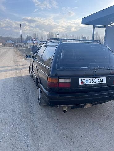 Volkswagen Passat: 1992 г., 2 л, Механика, Бензин, Универсал at lalafo.kg Volkswagen Passat: 1992 г., 2 л, Механика, Бензин, Универсал
