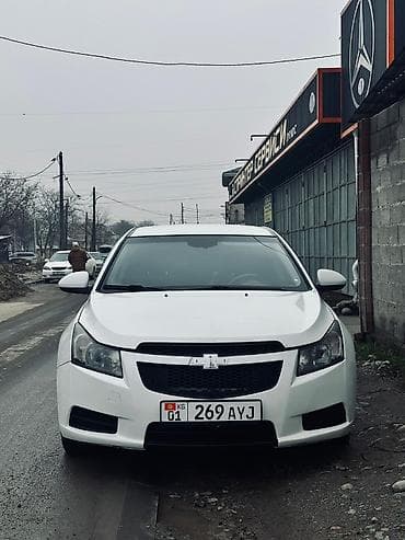 Chevrolet Cruze: 2013 г., 1.6 л, Автомат, Бензин, Хетчбек lalafo.kg да — 2 Chevrolet Cruze: 2013 г., 1.6 л, Автомат, Бензин, Хетчбек — 2