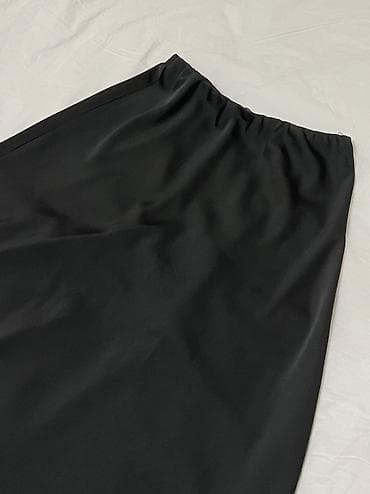 Атласная юбка. Ткань плотная. Длина макси! at lalafo.kg Атласная юбка. Ткань плотная. Длина макси!