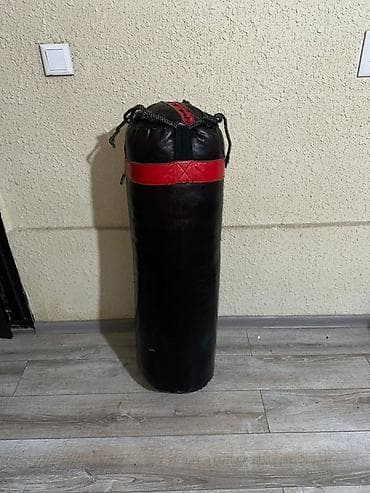 Боксёрский мешок б/у подвесной. - Материал внешней обшивки: плотная at lalafo.kg Боксёрский мешок б/у подвесной. - Материал внешней обшивки: плотная
