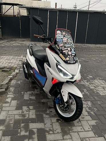 Lotus: Скутер (белый) с яркой светодиодной оптикой и лобовым стеклом со at lalafo.kg — 2 Lotus: Скутер (белый) с яркой светодиодной оптикой и лобовым стеклом со — 2