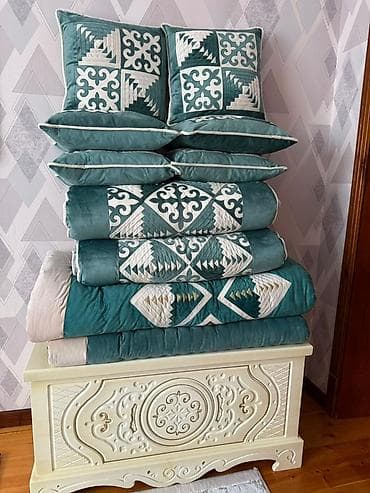 Даяр жене жууркан сандыгы менен сатылат Жаны баасы 17,000 сом at lalafo.kg Даяр жене жууркан сандыгы менен сатылат Жаны баасы 17,000 сом