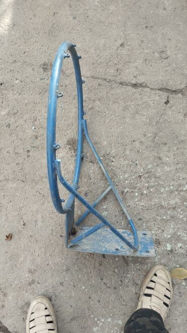 Металлическое баскетбольное кольцо с кронштейном для крепления - at lalafo.kg Металлическое баскетбольное кольцо с кронштейном для крепления -