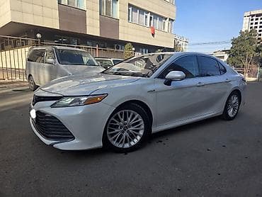 Toyota Camry: 2018 г., Гибрид, Седан at lalafo.kg Toyota Camry: 2018 г., Гибрид, Седан