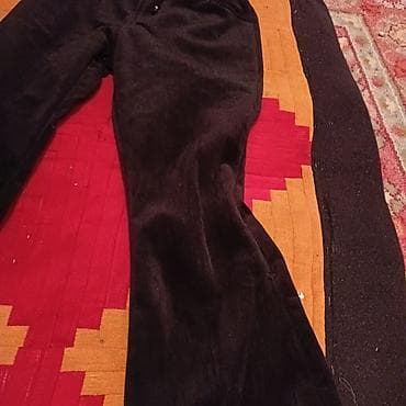 Черные велюровые брюки/джоггерыРазмер: 40 (XS/S). - Материал: мягкий at lalafo.kg Черные велюровые брюки/джоггерыРазмер: 40 (XS/S). - Материал: мягкий