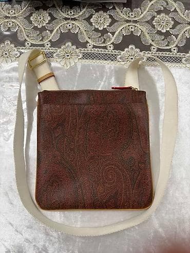 Барсетка «ETRO»
Цена:4000с мини торг приветствует!
Тел:0558777008 at lalafo.kg Барсетка «ETRO»
Цена:4000с мини торг приветствует!
Тел:0558777008