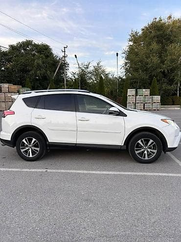 Toyota RAV4: 2016 г., 2.5 л, Автомат, Бензин, Кроссовер lalafo.kg да Toyota RAV4: 2016 г., 2.5 л, Автомат, Бензин, Кроссовер