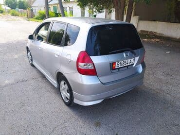 Honda Fit: 2004 г., 1.3 л, Автомат, Бензин, Хэтчбэк at lalafo.kg Honda Fit: 2004 г., 1.3 л, Автомат, Бензин, Хэтчбэк