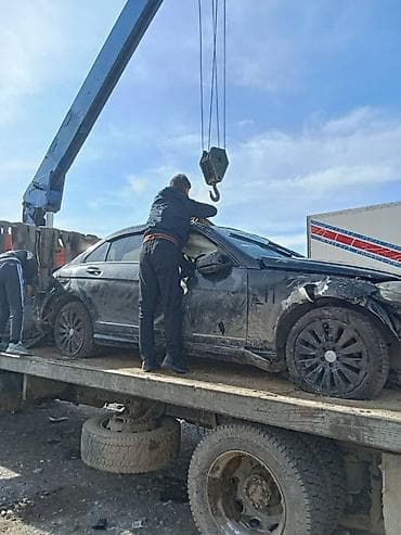 Mercedes-Benz C‑Class (W204) седан, чёрный, продается на запчасти at lalafo.kg — 1 Mercedes-Benz C‑Class (W204) седан, чёрный, продается на запчасти — 1