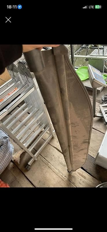 Для багажника марка машины 2003 за 1000 сом окончательно at lalafo.kg Для багажника марка машины 2003 за 1000 сом окончательно