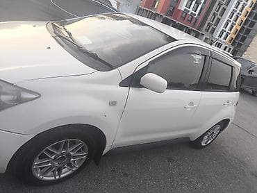 Toyota Ist: 2005 г., 1.5 л, Автомат, Бензин at lalafo.kg Toyota Ist: 2005 г., 1.5 л, Автомат, Бензин