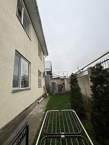 Продается частный дом с благоустроенным двором и хозпостройками at lalafo.kg Продается частный дом с благоустроенным двором и хозпостройками