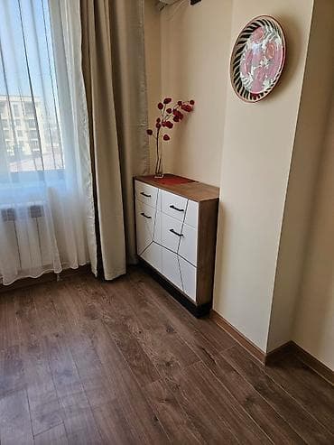 2 бөлмө, Кыймылсыз мүлк агенттиги, Чогуу жашоосу жок, Толугу менен эмереги бар lalafo.kg да — 10 2 бөлмө, Кыймылсыз мүлк агенттиги, Чогуу жашоосу жок, Толугу менен эмереги бар — 10