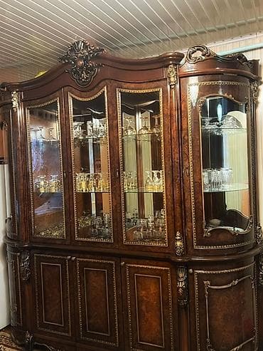 Продаётся классический сервант из ореха 📍 Кыргызстан, г. Талас at lalafo.kg — 1 Продаётся классический сервант из ореха 📍 Кыргызстан, г. Талас — 1