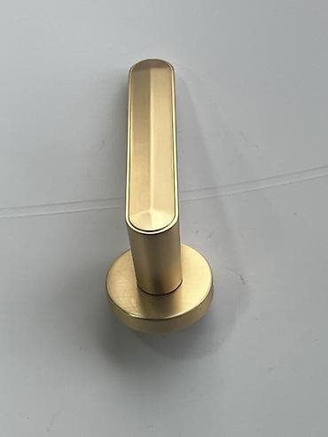 Дверная ручка, Для межкомнатных дверей, Металлические, Без установки at lalafo.kg Дверная ручка, Для межкомнатных дверей, Металлические, Без установки