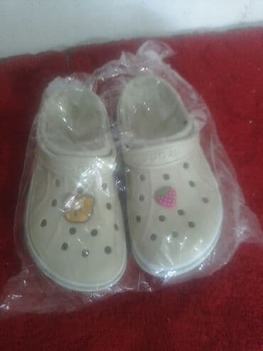 Продаю размер не написан но на подошве написано M5 и W7 находится в at lalafo.kg Продаю размер не написан но на подошве написано M5 и W7 находится в