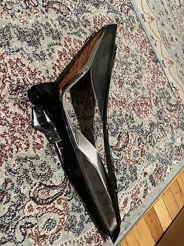 Передняя правая фара Toyota 2022 г., Б/у, Оригинал at lalafo.kg Передняя правая фара Toyota 2022 г., Б/у, Оригинал