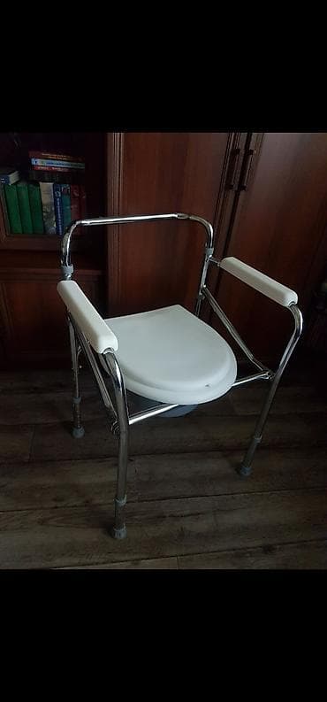 Кресло-туалет стальное со спинкой Кресло-туалет предназначается для at lalafo.kg Кресло-туалет стальное со спинкой Кресло-туалет предназначается для