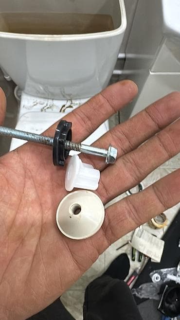 Капает унитаз ? Починим 🤝 Сантехник любой сложности ✋🏻 Работаем at lalafo.kg Капает унитаз ? Починим 🤝 Сантехник любой сложности ✋🏻 Работаем