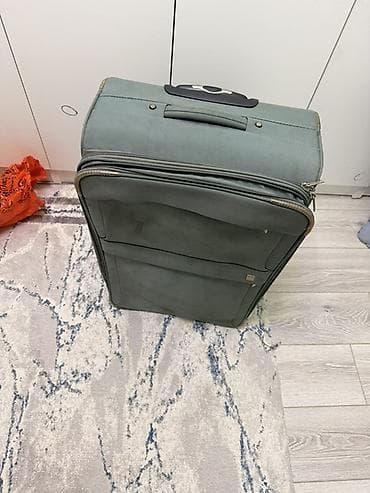 Чемодан, Б/у, Материал: Полиэстер, Большой (более 70 л), На колесах at lalafo.kg Чемодан, Б/у, Материал: Полиэстер, Большой (более 70 л), На колесах