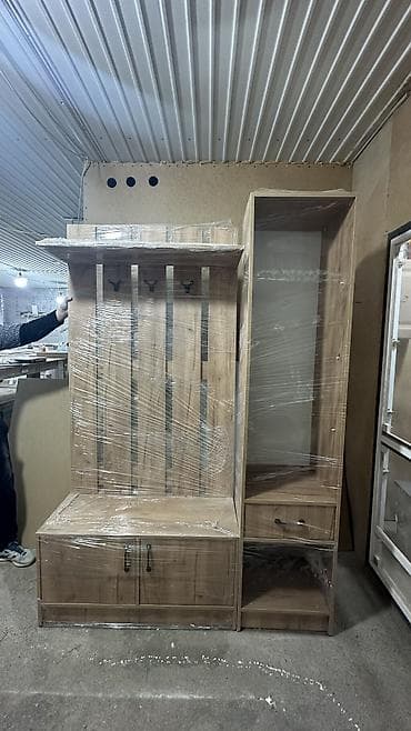 Чечинүүчү жайга шкафтар: Кире бериш үчүн шкаф, Жаңы, Күзгүсүз, ЛДСП lalafo.kg да — 1 Чечинүүчү жайга шкафтар: Кире бериш үчүн шкаф, Жаңы, Күзгүсүз, ЛДСП — 1