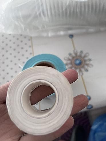 Рулоны самоклеящихся этикеток/наклеек. Состав набора: - 1 рулон белых at lalafo.kg Рулоны самоклеящихся этикеток/наклеек. Состав набора: - 1 рулон белых