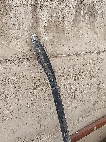 Стойка кузова Volkswagen, Б/у, Оригинал at lalafo.kg Стойка кузова Volkswagen, Б/у, Оригинал