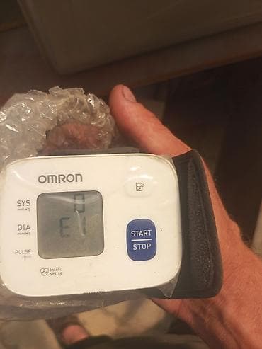 Тонометр OMRON на запястье - Электронный измеритель артериального at lalafo.kg Тонометр OMRON на запястье - Электронный измеритель артериального