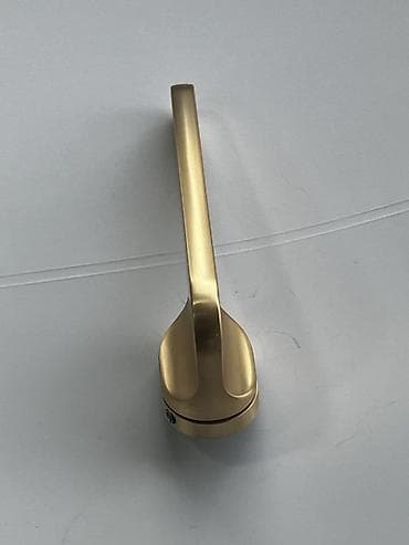 Дверная ручка, Для межкомнатных дверей, Металлические at lalafo.kg Дверная ручка, Для межкомнатных дверей, Металлические