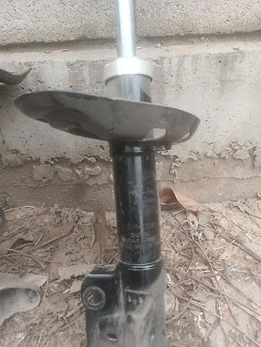 Передний амортизатор Toyota Новый at lalafo.kg Передний амортизатор Toyota Новый