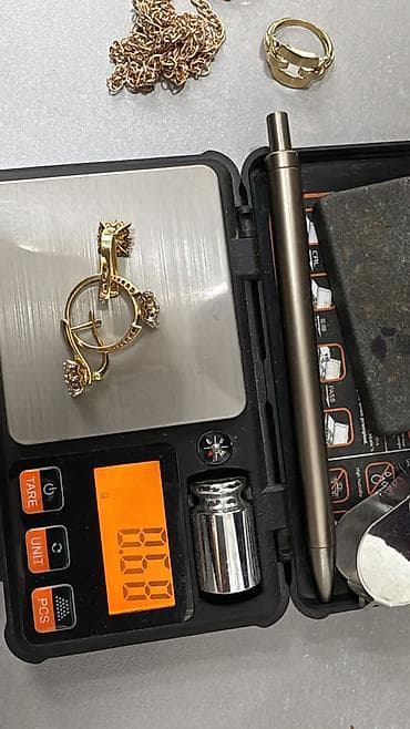 Золотые серьги с вставками (камни прозрачные, огранка «круг»). - at lalafo.kg Золотые серьги с вставками (камни прозрачные, огранка «круг»). -