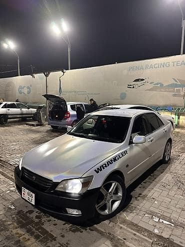 Toyota Altezza: 2001 г., 2 л, Автомат, Бензин, Седан at lalafo.kg Toyota Altezza: 2001 г., 2 л, Автомат, Бензин, Седан