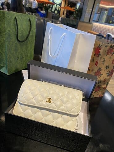 Сумка Chanel, мини-формат, цвет айвори (молочно‑белый). - Классическая at lalafo.kg Сумка Chanel, мини-формат, цвет айвори (молочно‑белый). - Классическая