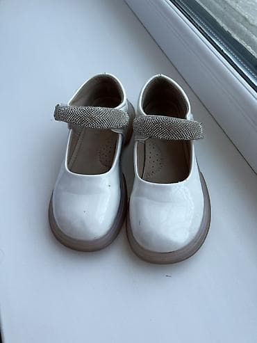 Детские туфли-мэри джейн для девочки - Цвет: белый (глянцевая at lalafo.kg Детские туфли-мэри джейн для девочки - Цвет: белый (глянцевая