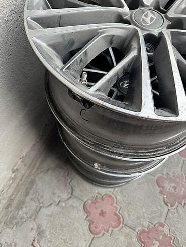 Продаю комплект оригинальных литых дисков Hyundai Grandeur - lalafo.kg да Продаю комплект оригинальных литых дисков Hyundai Grandeur -