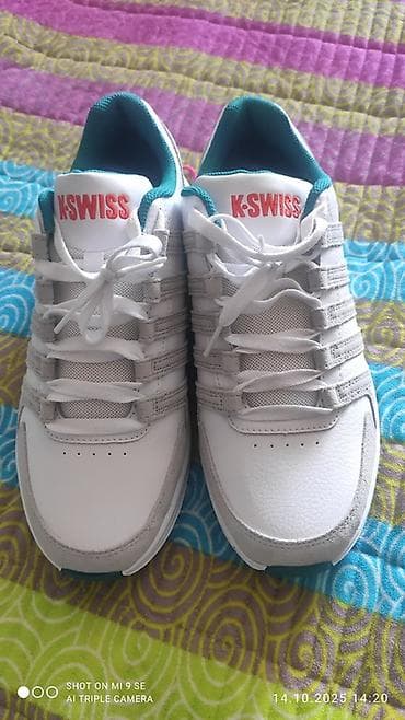 K‑SWISS мужские кроссовки
Новые кроссовки - Оригинал at lalafo.kg K‑SWISS мужские кроссовки
Новые кроссовки - Оригинал