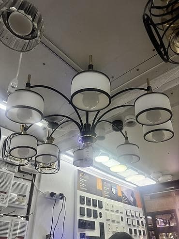 Потолочная люстра с 6 плафонами - Конструкция: центральная at lalafo.kg Потолочная люстра с 6 плафонами - Конструкция: центральная